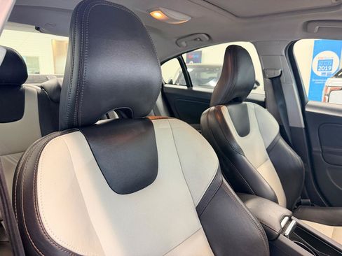 Used 2016 Volvo S60 T5 Cross Country Platinum AWD/4WD image 27