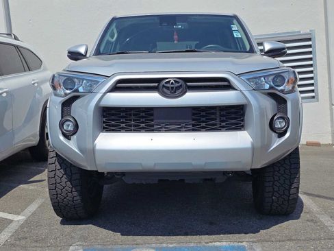 Used 2021 Toyota 4Runner SR5 Premium w/ Moonroof Package AWD/4WD image 2