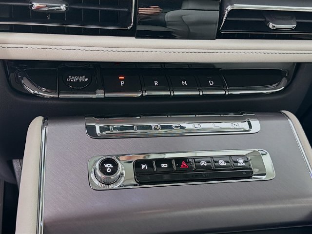 New 2026 Lincoln Aviator 2WD image 17