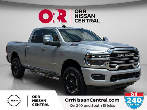 Used 2026 RAM 2500 Laramie AWD/4WD image 3