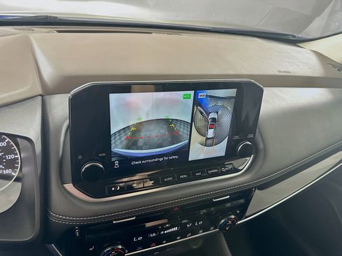 Used 2023 Nissan Rogue SL w/ SL Premium Package image 22