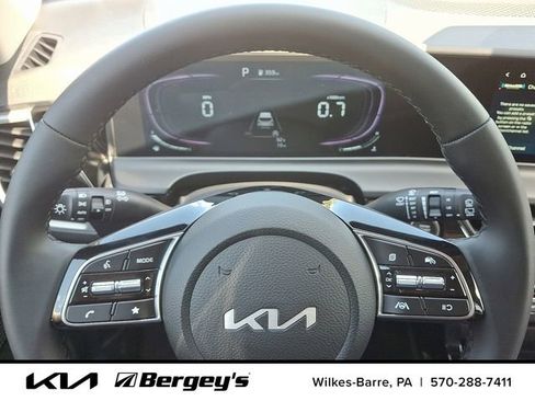 Certified 2025 Kia Seltos S AWD/4WD image 17
