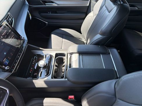 New 2026 Jeep Grand Wagoneer Limited AWD/4WD image 58