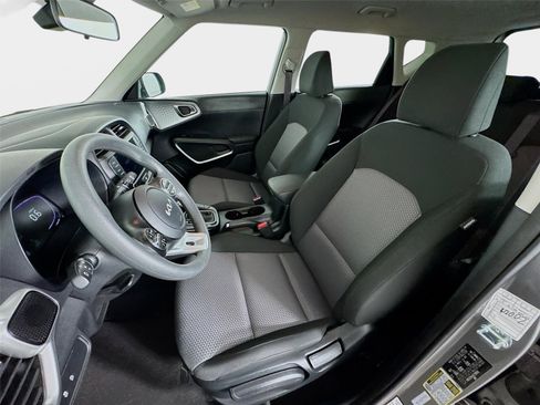 Certified 2025 Kia Soul LX w/ LX Technology Package FWD image 11