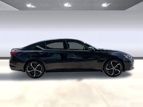 Used 2024 Nissan Altima 2.5 SR w/ SR Premium Package image 7