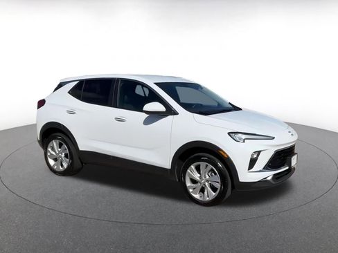 Used 2025 Buick Encore GX Preferred image 2