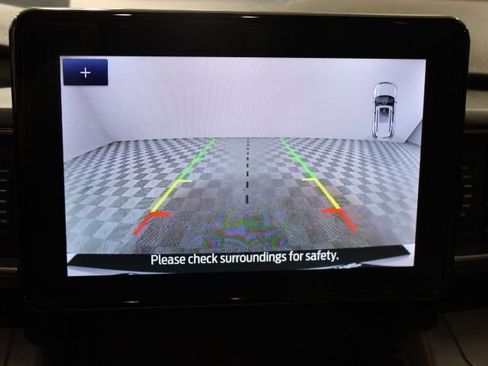 Used 2022 Ford Explorer XLT w/ Equipment Group 202A image 30