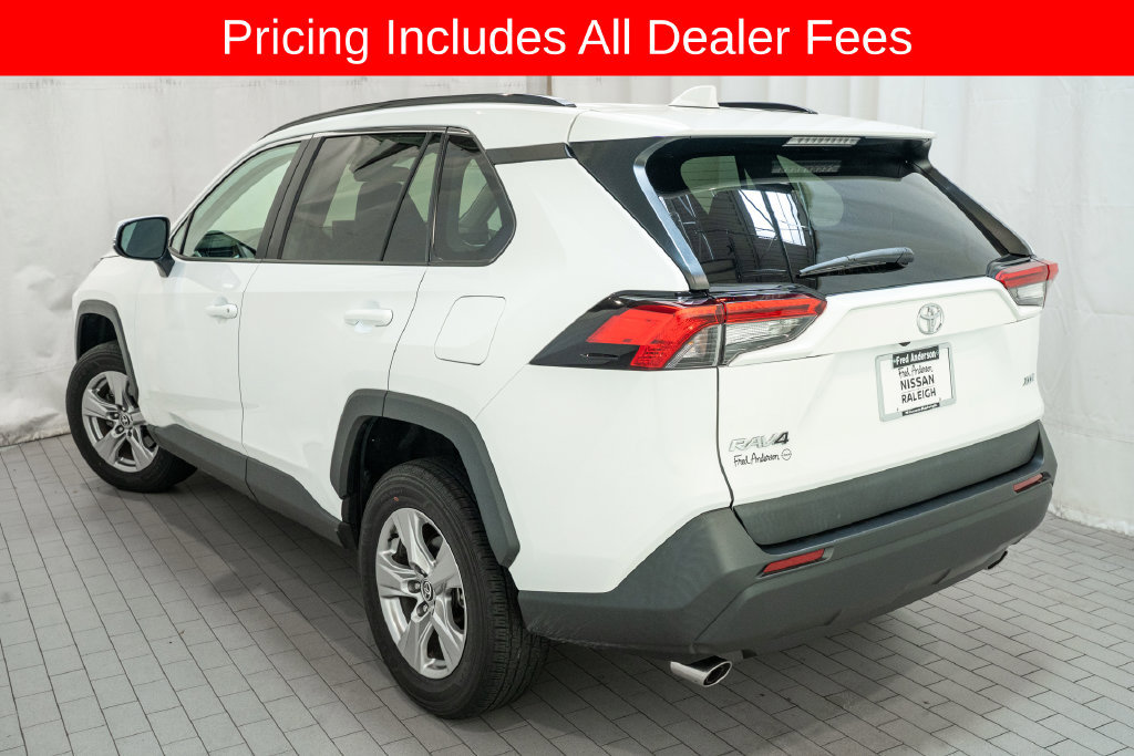 Used 2022 Toyota RAV4 XLE FWD image 3