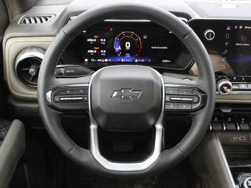 Used 2026 Chevrolet Colorado ZR2 w/ Technology Package image 9