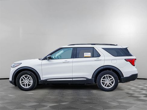 Certified 2025 Ford Explorer Active w/ Active Comfort Package RWD image 8