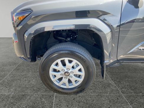 Certified 2024 Toyota Tacoma SR5 AWD/4WD image 14