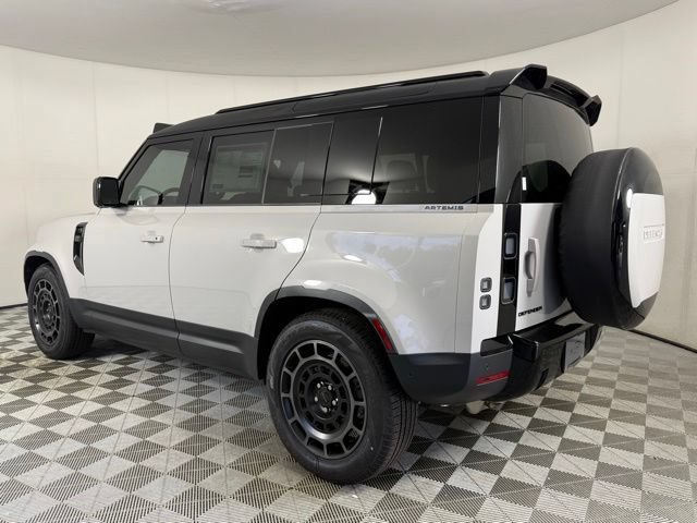 New 2026 Land Rover Defender 110 S AWD/4WD image 4