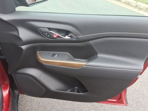 Used 2023 GMC Acadia SLE w/ Driver Convenience Package image 24