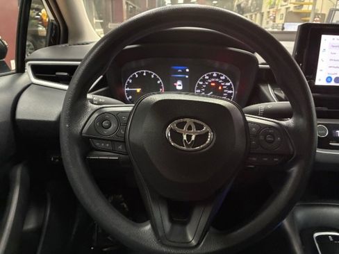 Used 2025 Toyota Corolla LE FWD image 19