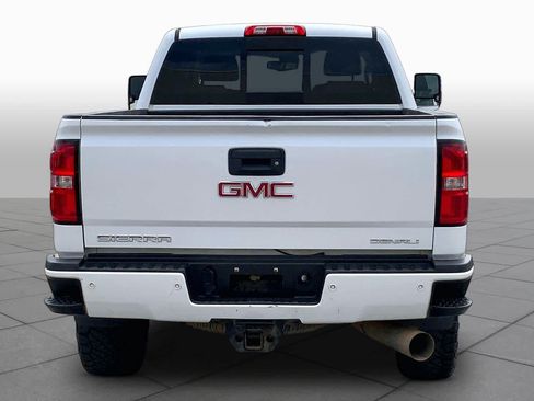 Used 2019 GMC Sierra 2500 Denali w/ Duramax Plus Package AWD/4WD image 5