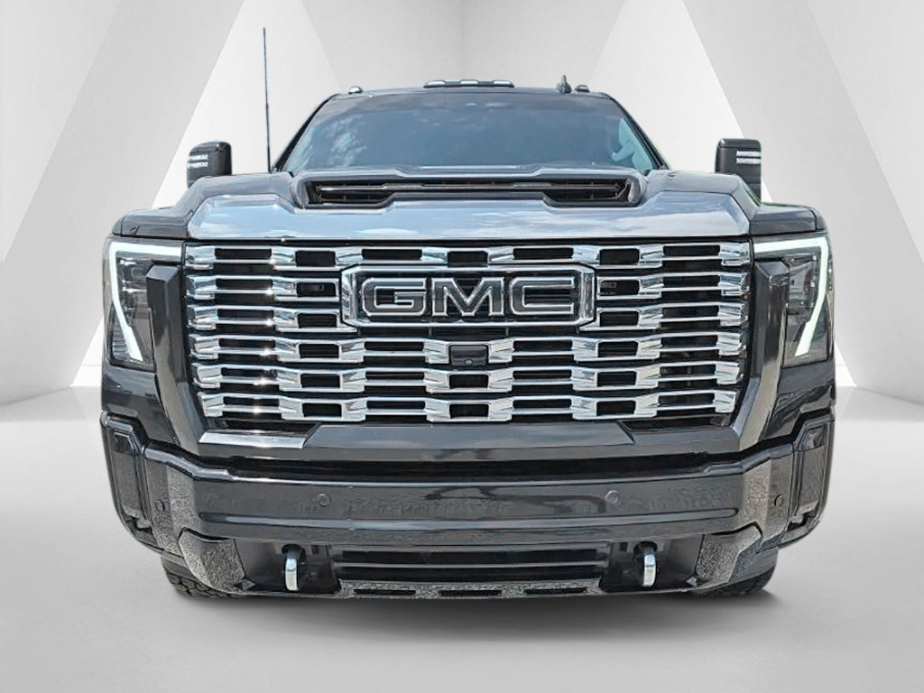 Used 2024 GMC Sierra 3500 Denali w/ Denali Reserve Package AWD/4WD image 3