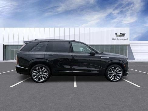Certified 2026 Cadillac Vistiq Platinum w/ LPO, Floor Liner Package AWD/4WD image 2