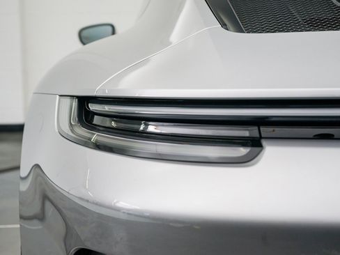Used 2022 Porsche 911 GT3 RWD image 11