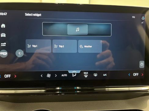 Used 2025 Ford Expedition Active RWD image 76