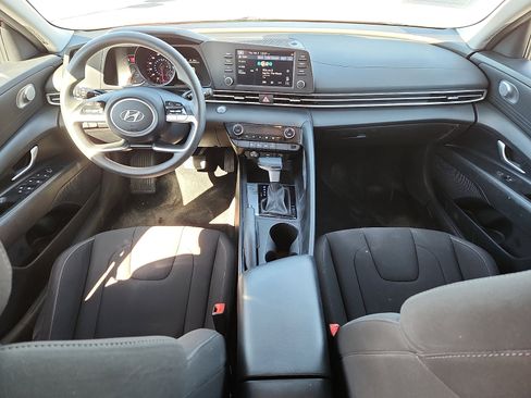 Used 2023 Hyundai Elantra SEL image 11
