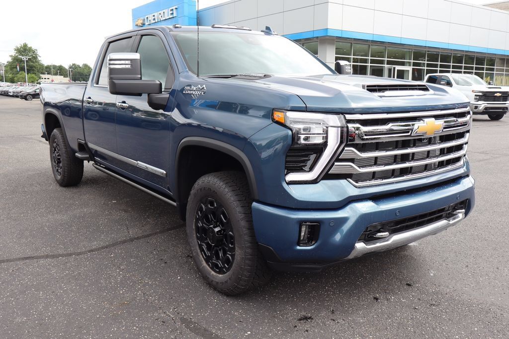 New 2026 Chevrolet Silverado 3500 High Country w/ Technology Package AWD/4WD image 2