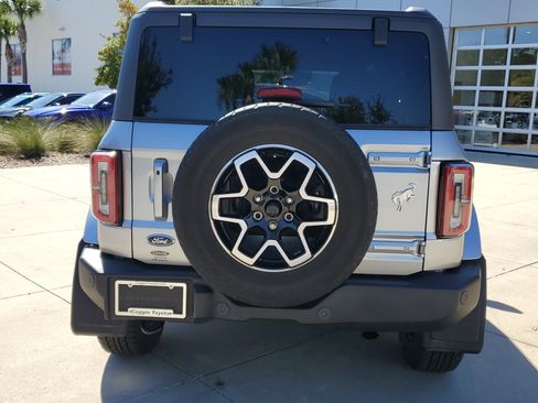Used 2023 Ford Bronco Outer Banks image 5