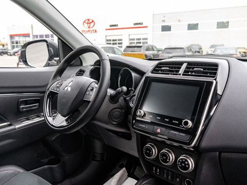 Used 2025 Mitsubishi Outlander Sport AWD image 11