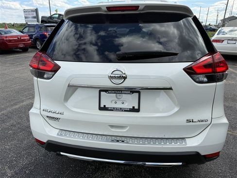 Used 2018 Nissan Rogue SL w/ Premium Package AWD/4WD image 4