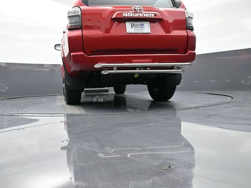 Used 2016 Toyota 4Runner SR5 AWD/4WD image 29