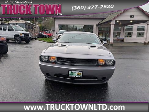 Used 2013 Dodge Challenger SXT image 8