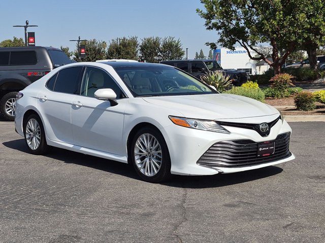 Used 2018 Toyota Camry XLE w/ Driver Assist Package FWD image 3