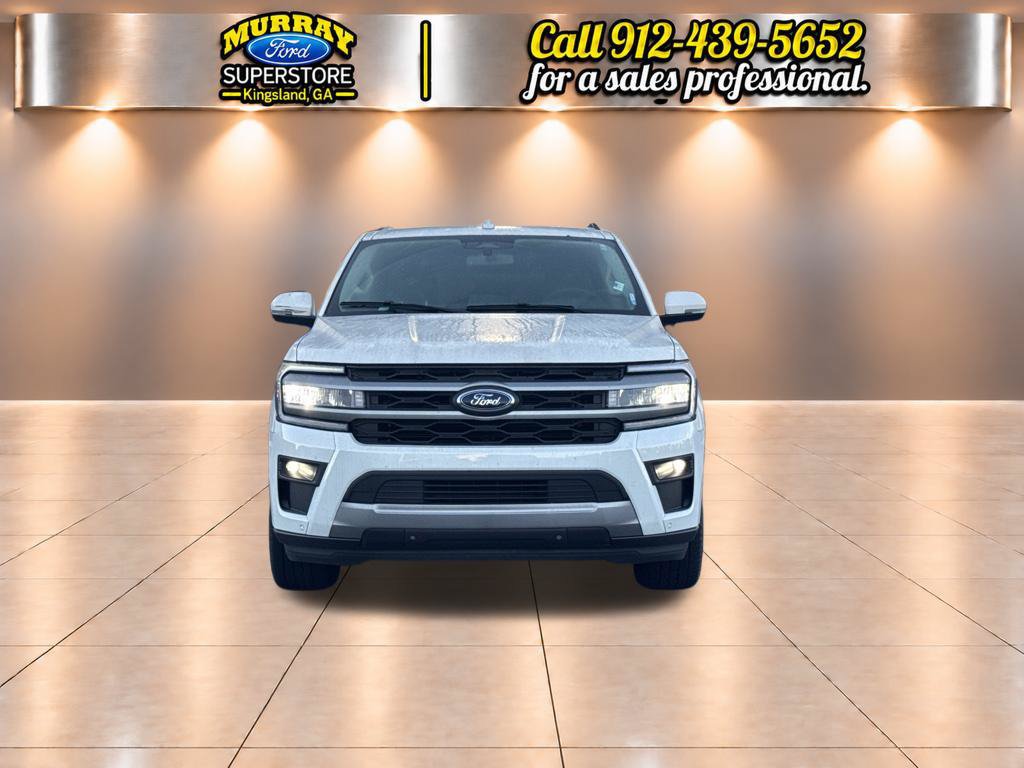 Used 2022 Ford Expedition XLT RWD image 2