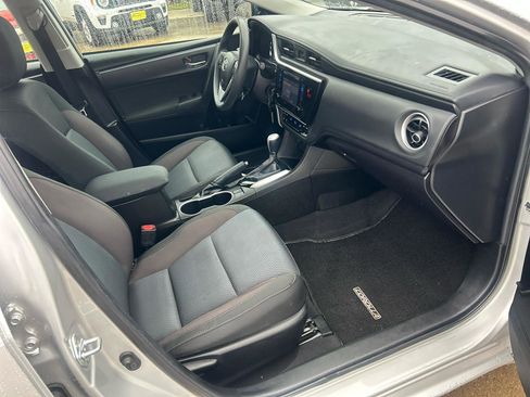 Used 2019 Toyota Corolla LE image 16