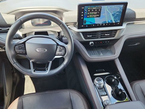 Used 2025 Ford Explorer Platinum w/ LUX Leather Package AWD/4WD image 12