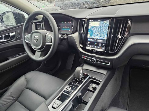 Certified 2025 Volvo XC60 B5 Core w/ Protection Package Premier image 11