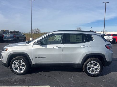 New 2026 Jeep Compass Latitude image 2