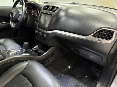 Used 2019 Dodge Journey Crossroad w/ Nav & Sun Group image 34