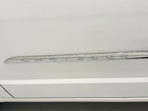 Used 2016 Chrysler Town & Country Touring FWD image 14