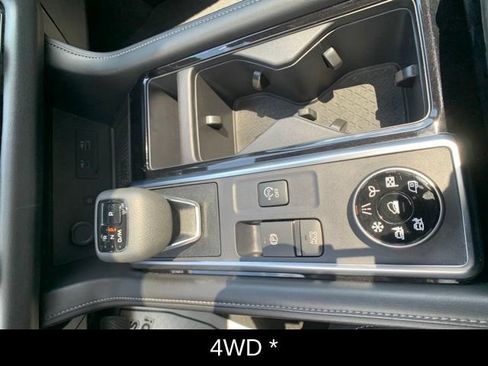 Used 2024 Nissan Pathfinder SL w/ SL Premium Package AWD/4WD image 19