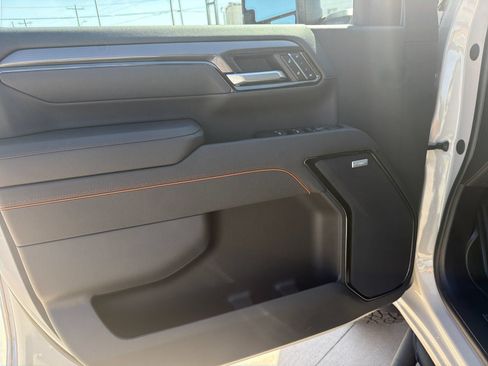 New 2026 GMC Sierra 2500 AT4 AWD/4WD image 15