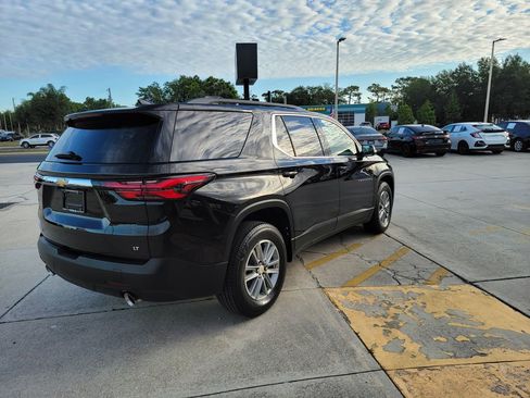 Used 2023 Chevrolet Traverse LT FWD image 5
