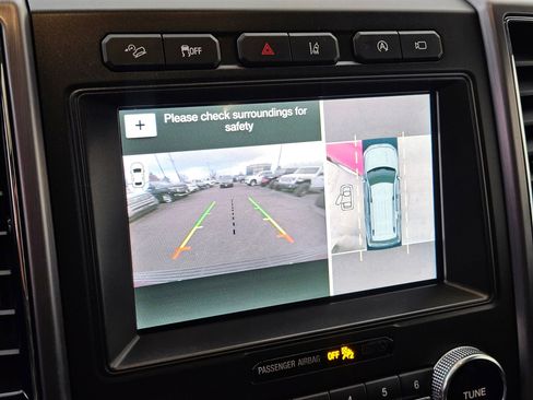 Used 2019 Ford Expedition Platinum image 26