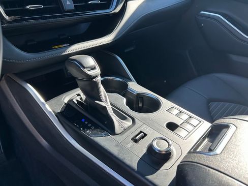 Used 2025 Toyota Highlander XSE image 24