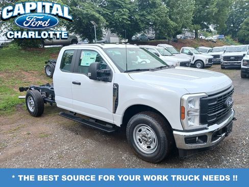 New 2026 Ford F250 XL w/ XL Chrome Package RWD image 5