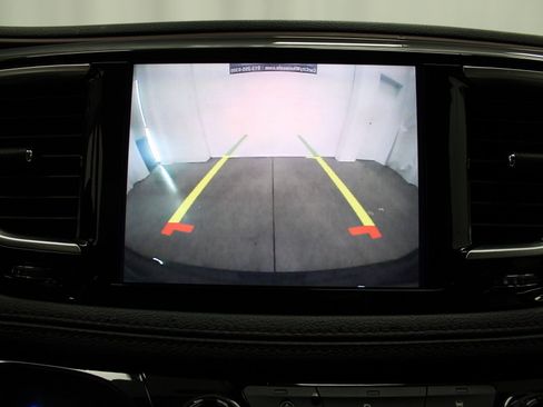 Used 2020 Chrysler Pacifica Limited image 44