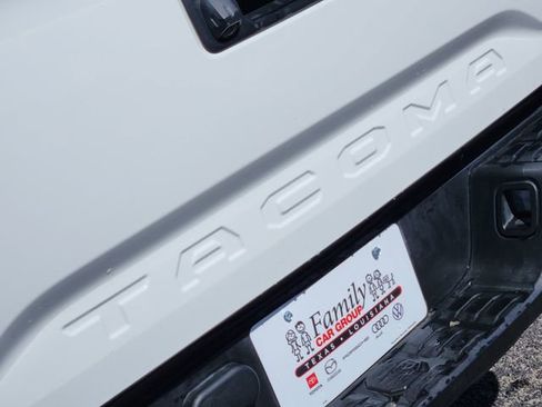 Used 2022 Toyota Tacoma SR image 5