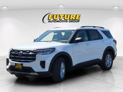 New 2026 Ford Explorer Active image 2