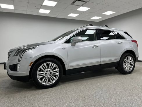 Used 2019 Cadillac XT5 Premium Luxury AWD/4WD image 5