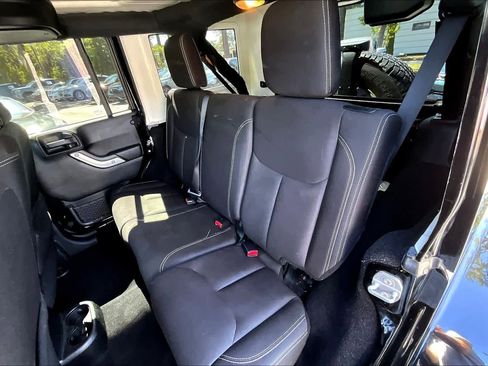 Used 2015 Jeep Wrangler Unlimited Sahara w/ Dual Top Group image 21