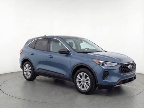Used 2024 Ford Escape Active image 2